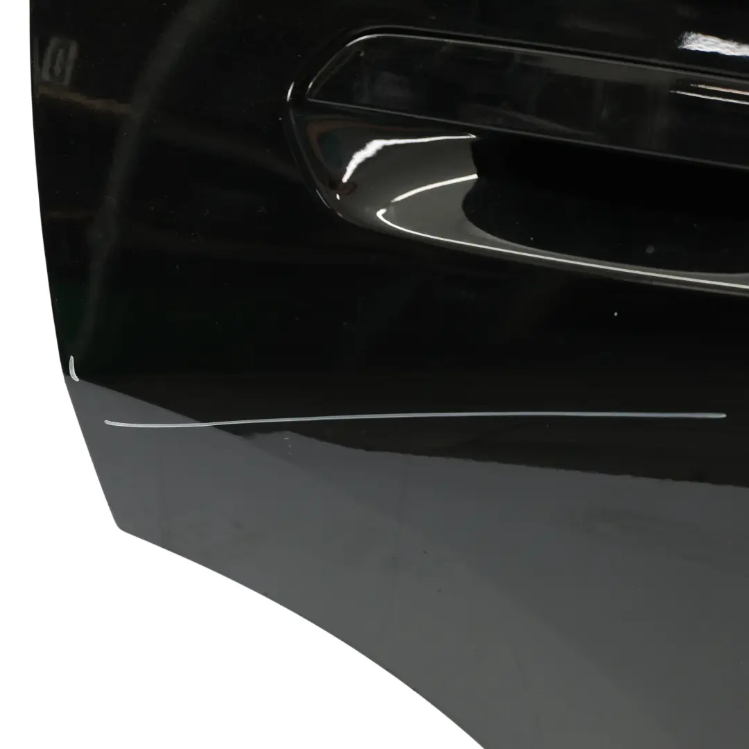 Tür Hinten Rechts Schwarz 2 Black - 668 für BMW X1 U11 mit Teilenummer 5A38656 BMW X1 U11 Tür Hinten Rechts Schwarz 2 Black - 668 - SKU 5A38656-SCH - Teilenummer 5A38656