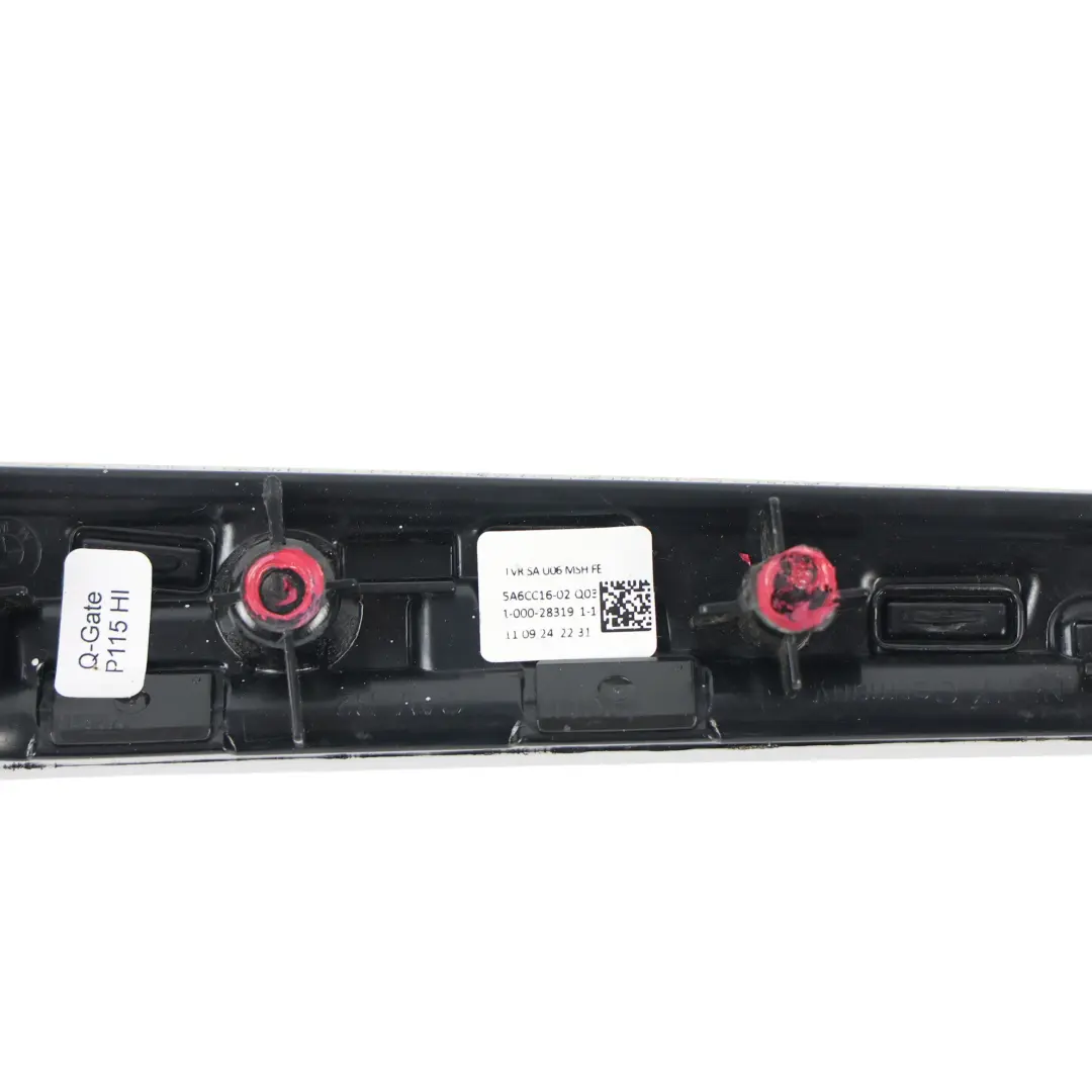 Listwa Dekoracyjna Drzwi Aluminiowa Przednia Prawa do BMW X1 U11 o numerze 5A6CC16 BMW X1 U11 Listwa Dekoracyjna Drzwi Aluminiowa Przednia Prawa - SKU 5A6CC16 - Numer Części 5A6CC16