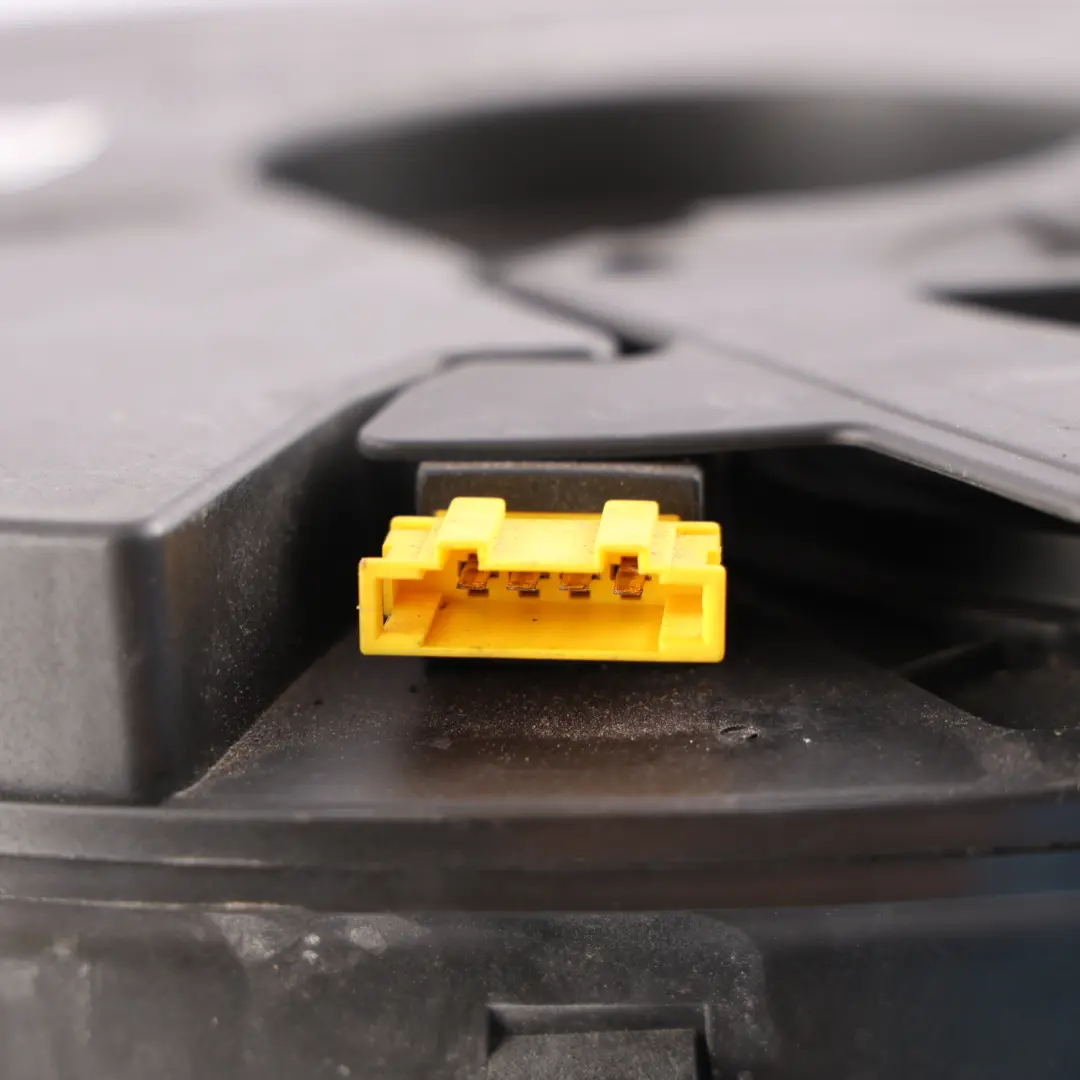 Dynaudio Subwoofer Altoparlante per Volkswagen VW Golf 7 con numero di parte 5G0 035 591 Volkswagen VW Golf 7 Dynaudio Subwoofer Altoparlante - SKU 5G0035591 - Numero di parte 5G0 035 591