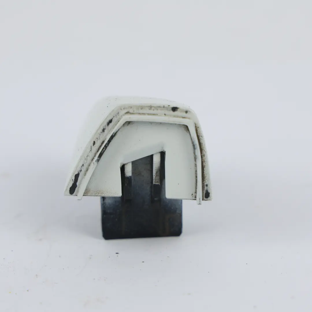 Cache Poignée Porte Arrière Gauche Blanc Pur C9A pour Volkswagen Golf Mk7 à propos du numéro de pièce 5G0839167D Volkswagen Golf Mk7 Cache Poignée Porte Arrière Gauche Blanc Pur C9A - SKU 5G0839167D-PWH - Numéro de pièce 5G0839167D