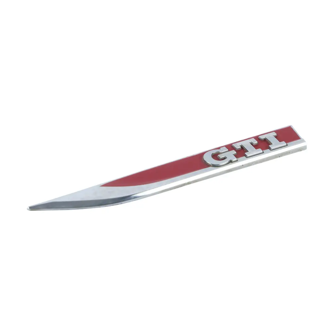 Pannello Laterale Sinistro per Volkswagen Golf Mk7 GTI Logo Badge con numero di parte 5G0853688L Volkswagen Golf Mk7 GTI Logo Badge Pannello Laterale Sinistro - SKU 5G0853688L - Numero di parte 5G0853688L