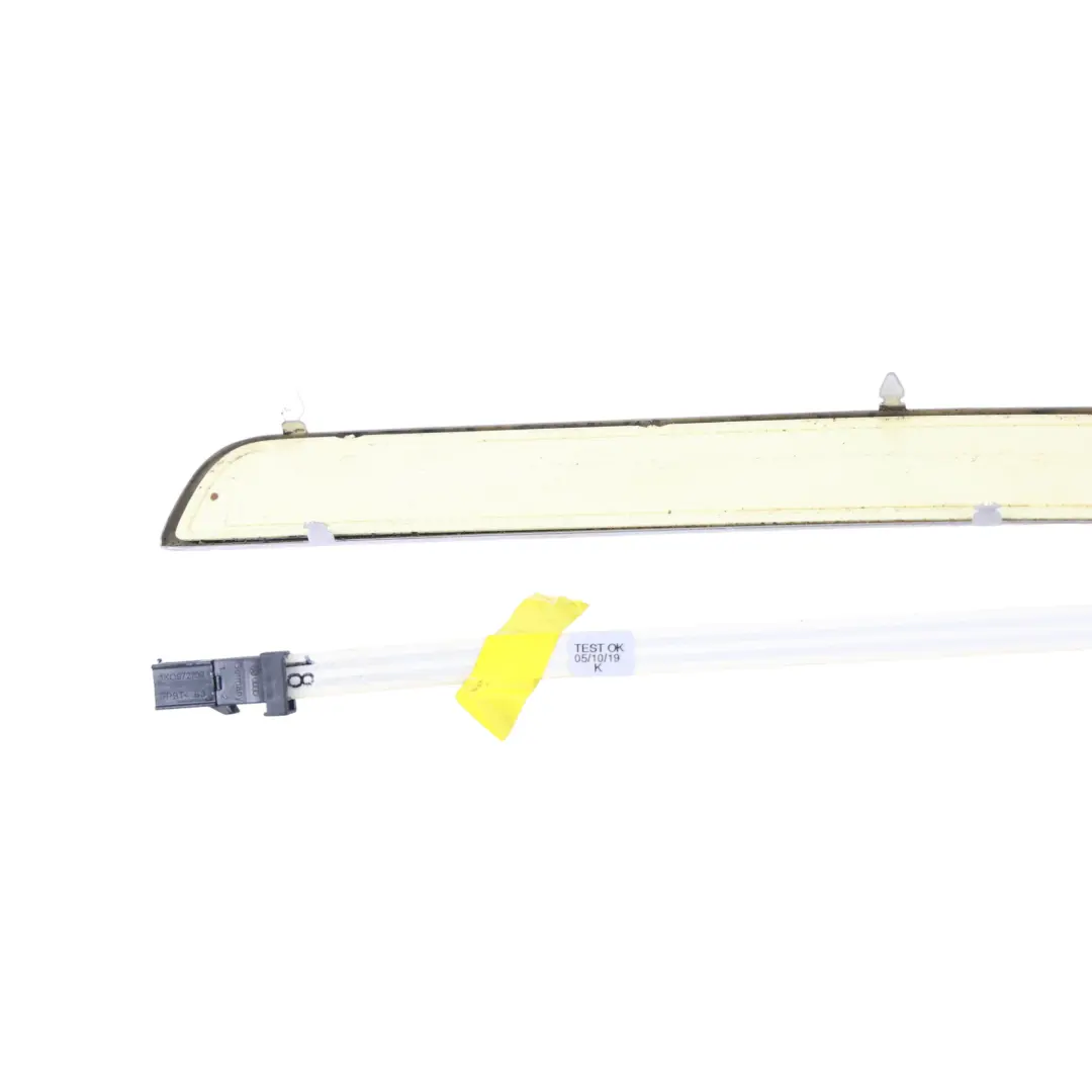 5G Baguette Seuil Éclairée Couvercle Droit pour Volkswagen Golf R à propos du numéro de pièce 5G4853370C Volkswagen Golf R 5G Baguette Seuil Éclairée Couvercle Droit - SKU 5G4853370C - Numéro de pièce 5G4853370C