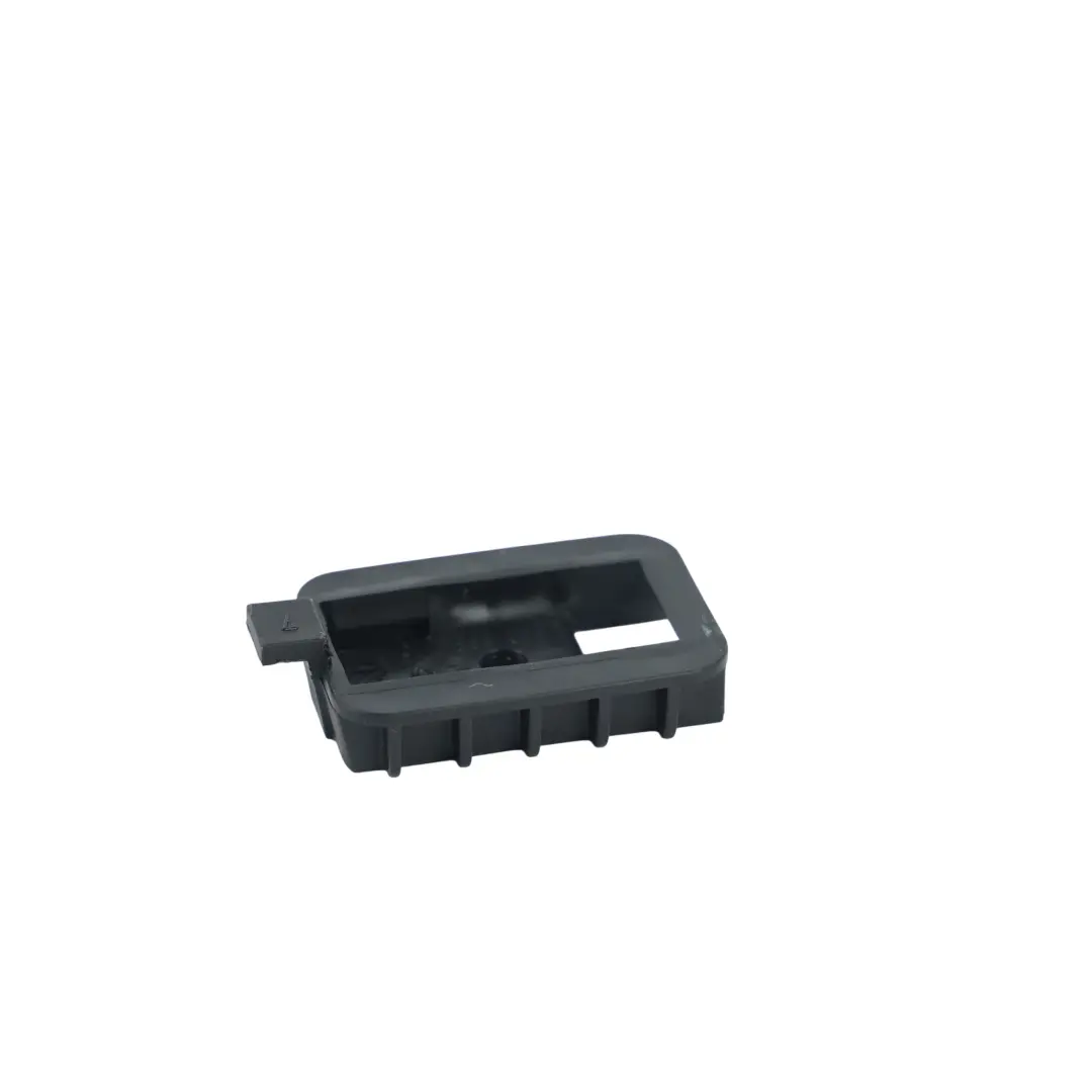 MK3 Supporto Staffa Maniglia Portellone Posteriore per Skoda Superb con numero di parte 5J0868775 Skoda Superb MK3 Supporto Staffa Maniglia Portellone Posteriore - SKU 5J0868775 - Numero di parte 5J0868775