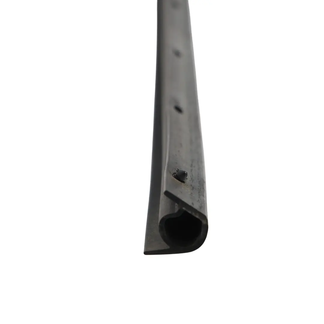 MK6 Joint Caoutchouc Étanchéité Capot pour Volkswagen Golf à propos du numéro de pièce 5K0823709 Volkswagen Golf MK6 Joint Caoutchouc Étanchéité Capot - SKU 5K0823709 - Numéro de pièce 5K0823709