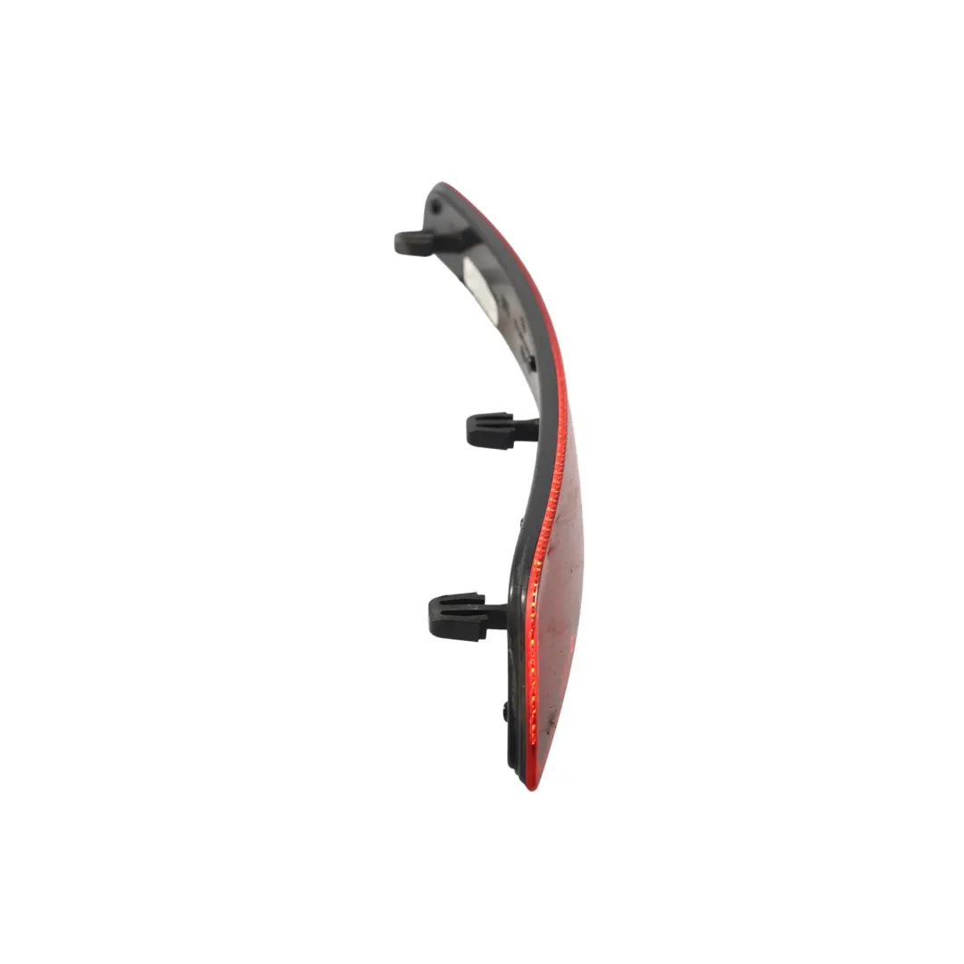 5K Stoßstange Reflektor Hinten Links für Volkswagen Golf GTD mit Teilenummer 5K0945105H Volkswagen Golf GTD 5K Stoßstange Reflektor Hinten Links - SKU 5K0945105H - Teilenummer 5K0945105H