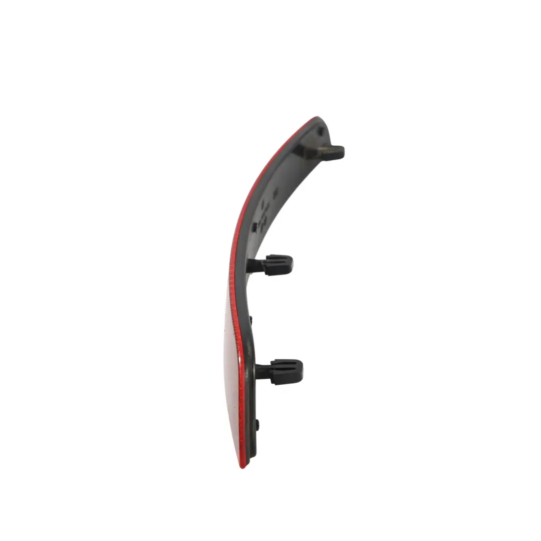 5K Riflettore Luce Posteriore Destro per Volkswagen Golf GTD con numero di parte 5K0945106H Volkswagen Golf GTD 5K Riflettore Luce Posteriore Destro - SKU 5K0945106H - Numero di parte 5K0945106H