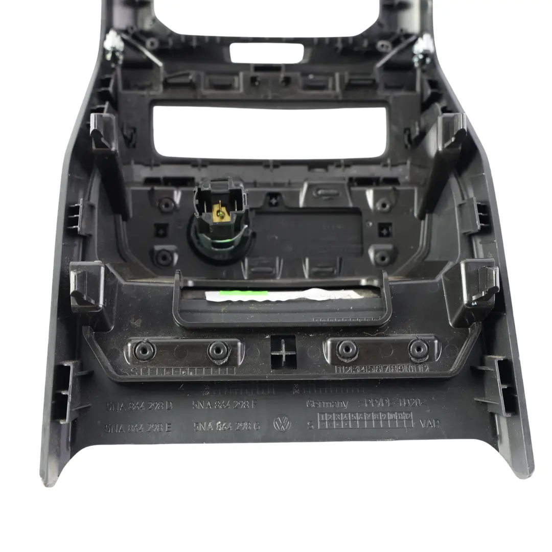 Rejilla Ventilación Consola Trasera Negro Titán para Volkswagen Tiguan 5N con número de pieza 5NA864298E Volkswagen Tiguan 5N Rejilla Ventilación Consola Trasera Negro Titán - SKU 5NA864298E - Número de pieza 5NA864298E