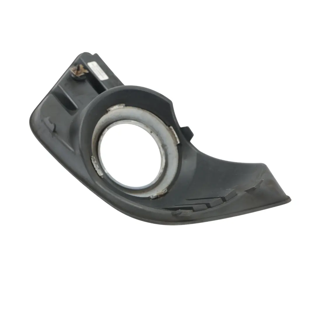 Mk5 Cornice Fendinebbia Anteriore Destra per Ford Fiesta St con numero di parte 5S6Y-15A245-ABW Ford Fiesta St Mk5 Cornice Fendinebbia Anteriore Destra - SKU 5S6Y-15A245-ABW - Numero di parte 5S6Y-15A245-ABW