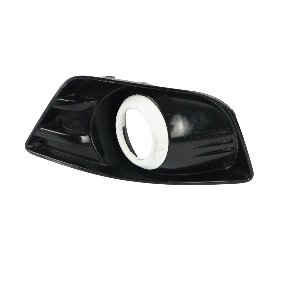 Mk5 Moldura Antiniebla Delantera Derecha para Ford Fiesta St con número de pieza 5S6Y-15A245-ABW Ford Fiesta St Mk5 Moldura Antiniebla Delantera Derecha - SKU 5S6Y-15A245-ABW - Número de pieza 5S6Y-15A245-ABW