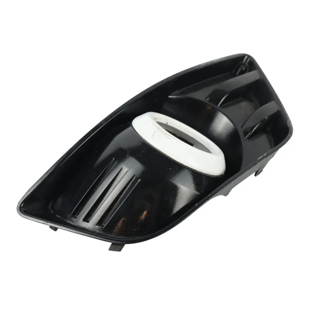 Mk5 Cornice Fendinebbia Anteriore Destra per Ford Fiesta St con numero di parte 5S6Y-15A245-ABW Ford Fiesta St Mk5 Cornice Fendinebbia Anteriore Destra - SKU 5S6Y-15A245-ABW - Numero di parte 5S6Y-15A245-ABW