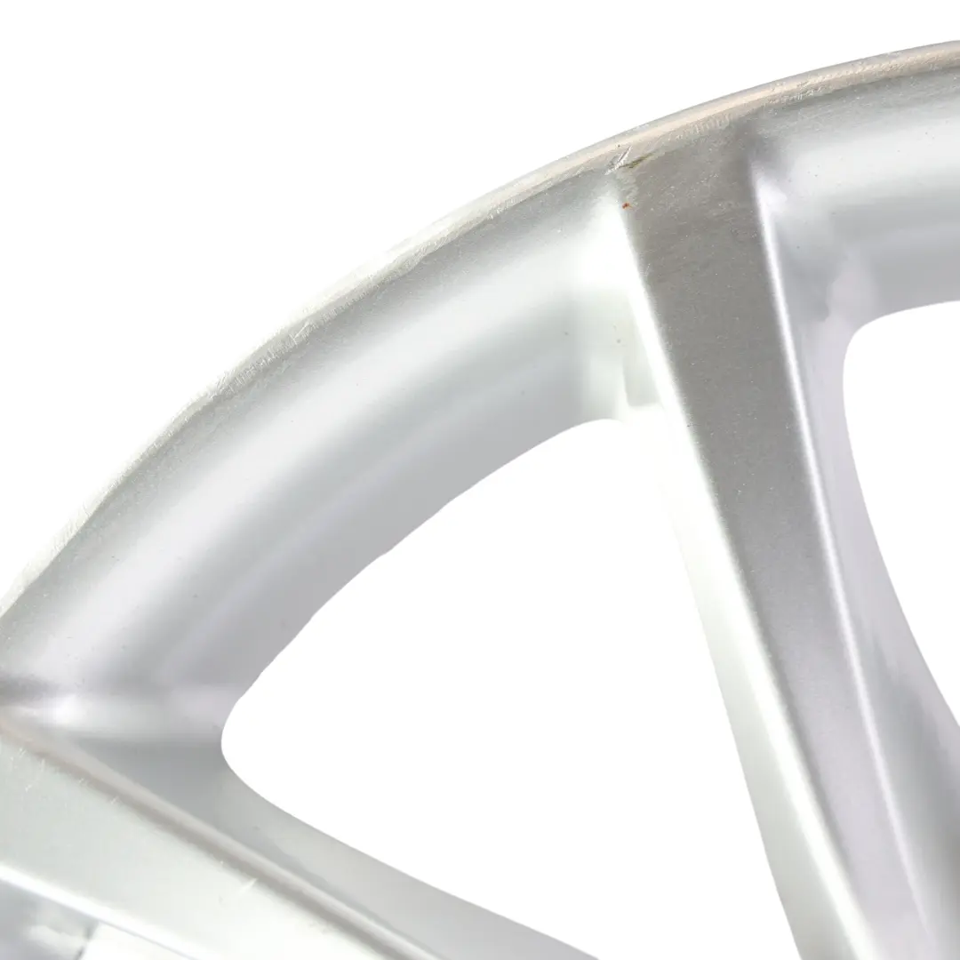 Argento Cerchio In Lega 17" 8J ET:20 V-Spoke 245 per BMW E60 E61 con numero di parte 6777348 BMW E60 E61 Argento Cerchio In Lega 17" 8J ET:20 V-Spoke 245 - SKU 6777348-1 - Numero di parte 6777348