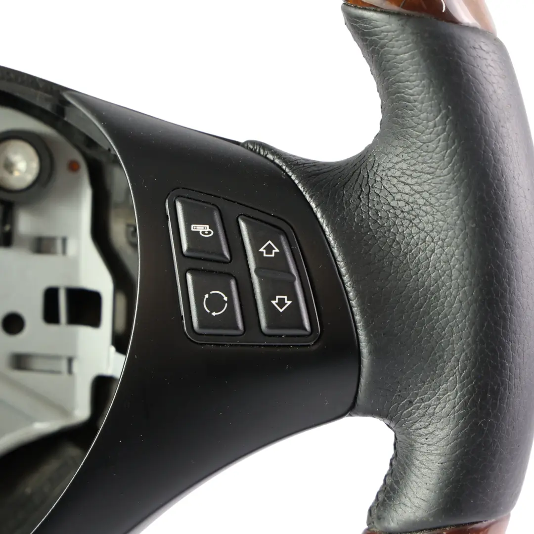 deportivo de cuero con aro multifunción para BMW E81 E87 E90 E91 E92 Volante con número de pieza 6795570 BMW E81 E87 E90 E91 E92 Volante deportivo de cuero con aro multifunción - SKU 6795570-4 - Número de pieza 6795570