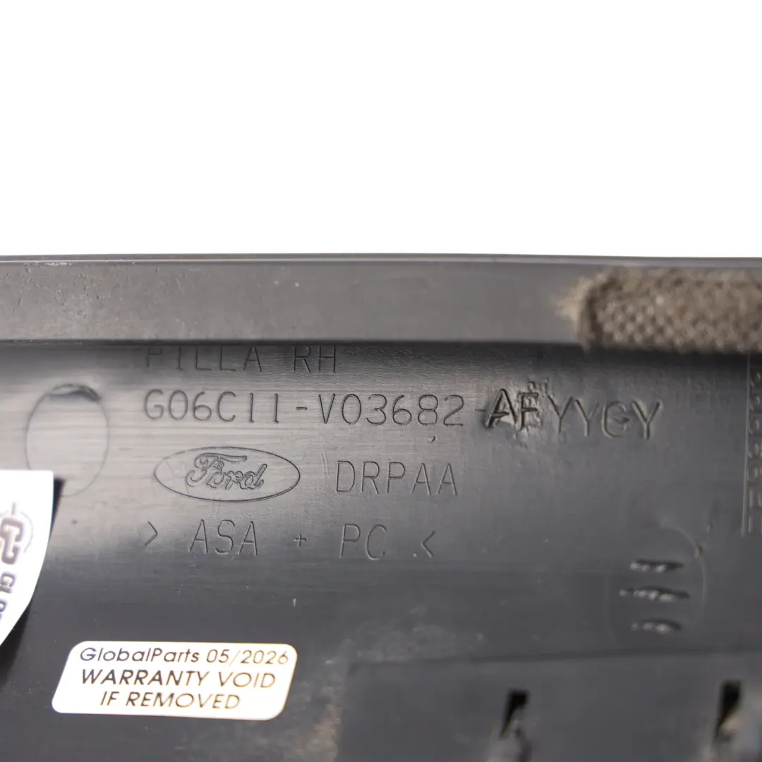Moldura Panel Parabrisas Delantero Derecho para Ford Transit MK7 con número de pieza 6C11-V03682-AF Ford Transit MK7 Moldura Panel Parabrisas Delantero Derecho - SKU 6C11-V03682-AF - Número de pieza 6C11-V03682-AF