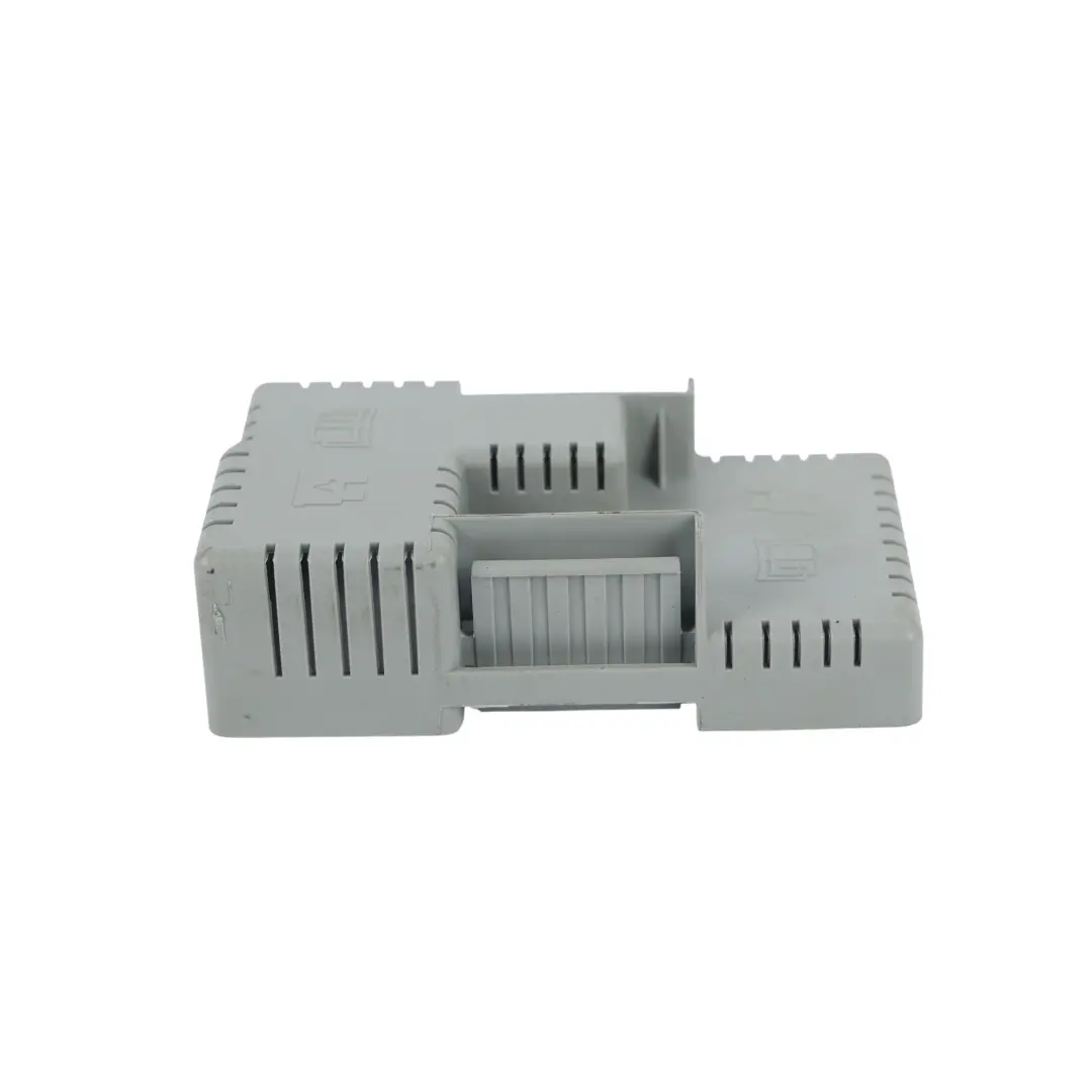 MK4 S-Max MK1 Tapa Caja Fusibles Trasera Gris para Ford Mondeo con número de pieza 6G9T-14C507-CB Ford Mondeo MK4 S-Max MK1 Tapa Caja Fusibles Trasera Gris - SKU 6G9T-14C507-CB - Número de pieza 6G9T-14C507-CB