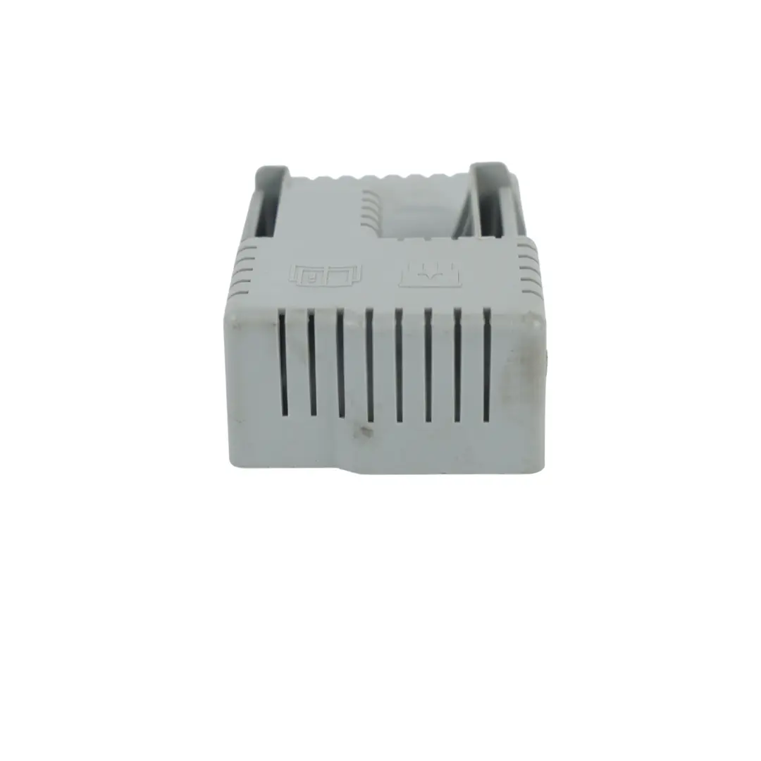 MK4 S-Max MK1 Coperchio Fusibili Bagagliaio Grigio per Ford Mondeo con numero di parte 6G9T-14C507-CB Ford Mondeo MK4 S-Max MK1 Coperchio Fusibili Bagagliaio Grigio - SKU 6G9T-14C507-CB - Numero di parte 6G9T-14C507-CB