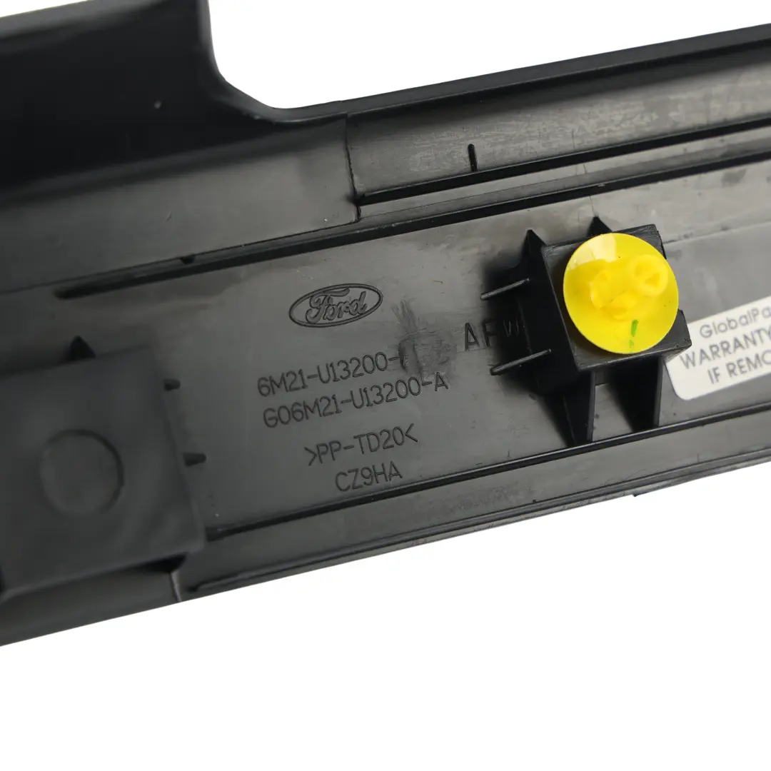 MK4 Türschweller Abdeckung Vorne Rechts Ebony für Ford Mondeo mit Teilenummer 6M21-U13200-AFW Ford Mondeo MK4 Türschweller Abdeckung Vorne Rechts Ebony - SKU 6M21-U13200-AFW - Teilenummer 6M21-U13200-AFW