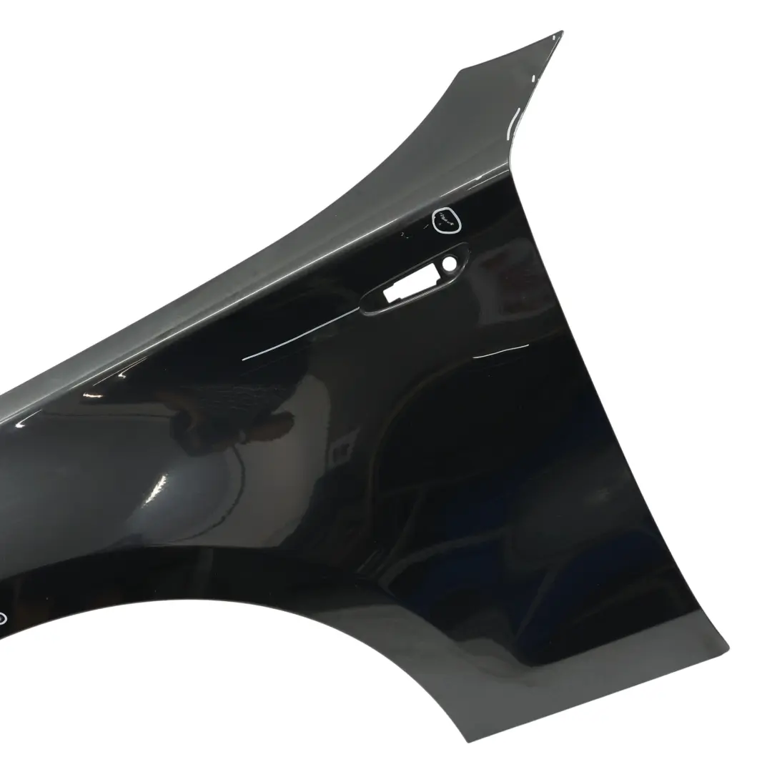 Panneau Latéral BMW E81 E87 Aile Avant Gauche Black Sapphire Noir - 475 pour à propos du numéro de pièce 7133227 Panneau Latéral BMW E81 E87 Aile Avant Gauche Black Sapphire Noir - 475 - SKU 7133227-BS - Numéro de pièce 7133227