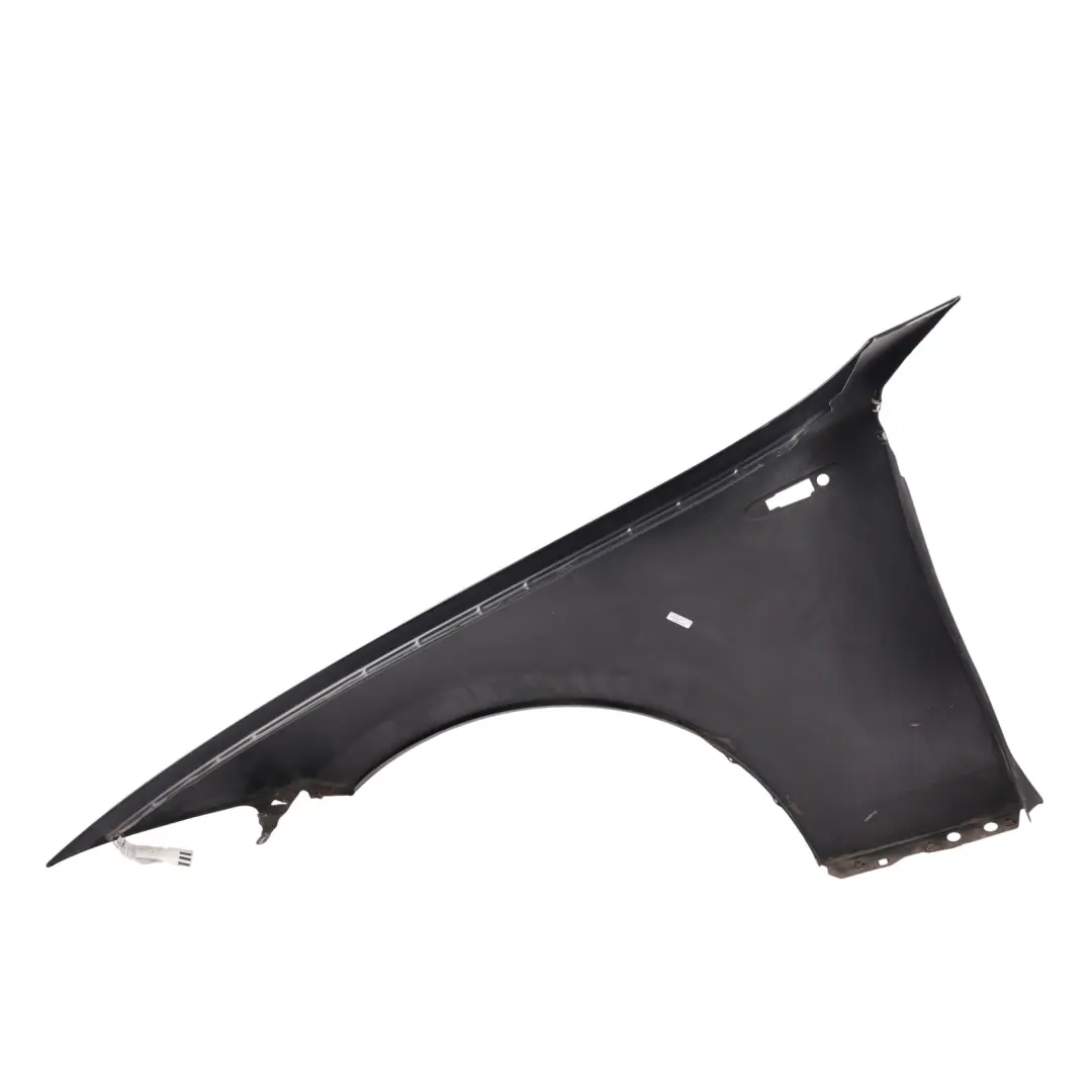 Panneau Laterale Avant a Gauche Black Sapphire Noir - 475 pour BMW E81 E82 E87 E88 à propos du numéro de pièce 7133227 BMW E81 E82 E87 E88 Panneau Laterale Avant a Gauche Black Sapphire Noir - 475 - SKU 7133227-BS1 - Numéro de pièce 7133227