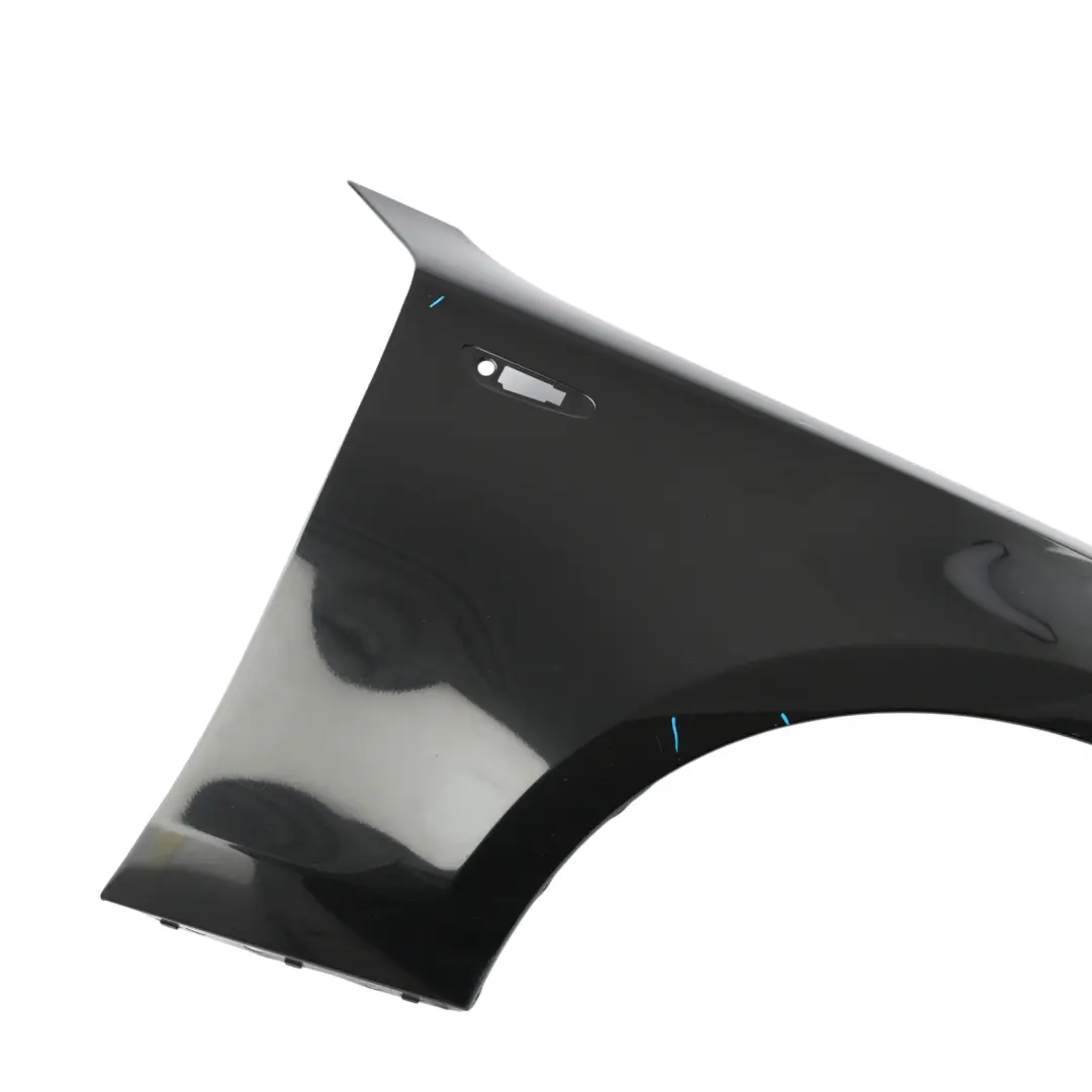 Panneau Laterale Avant a Gauche Black Sapphire Noir - 475 pour BMW E81 E82 E87 E88 à propos du numéro de pièce 7133227 BMW E81 E82 E87 E88 Panneau Laterale Avant a Gauche Black Sapphire Noir - 475 - SKU 7133227-BS1 - Numéro de pièce 7133227