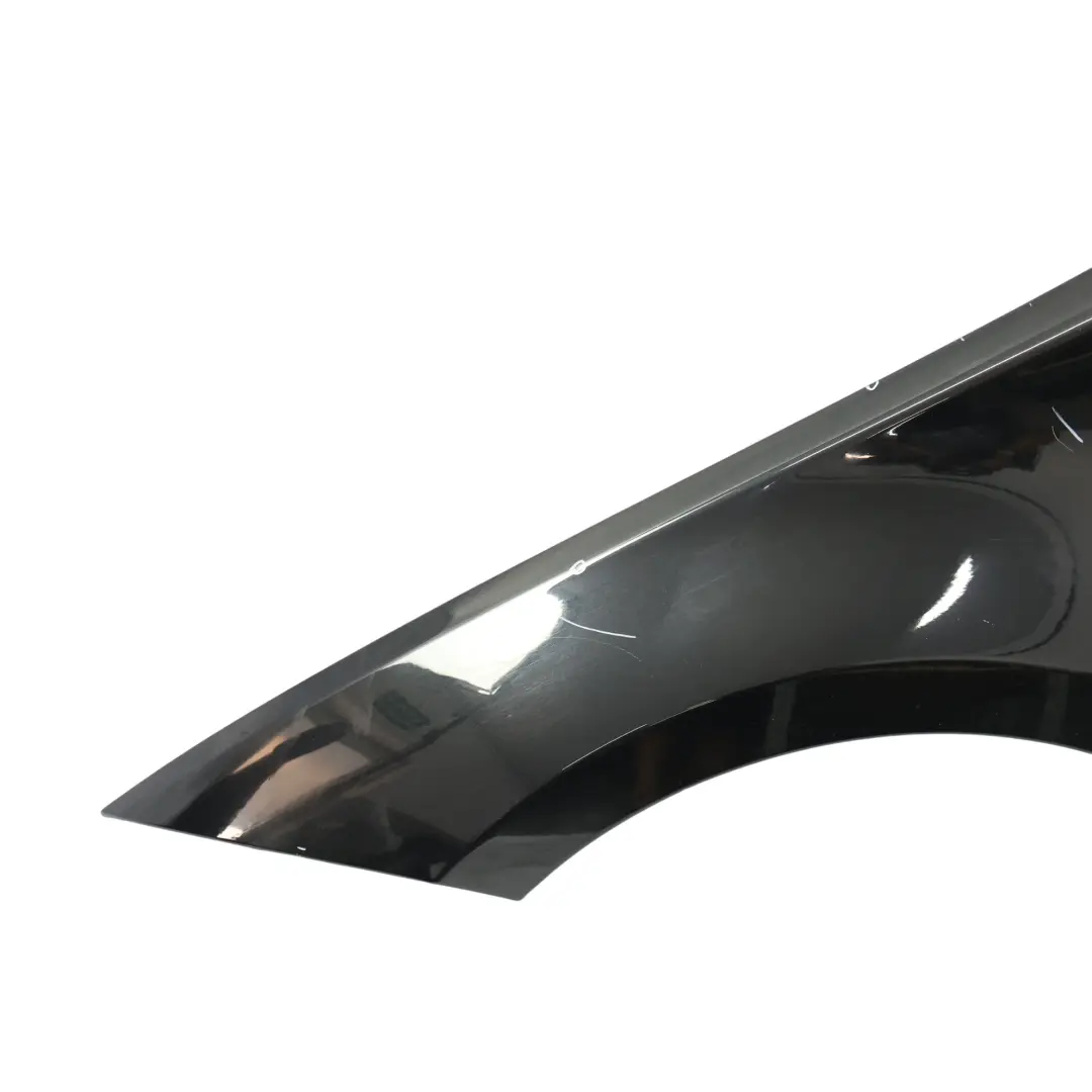 Panneau latéral aile avant gauche Black Sapphire Metallic - 475 pour BMW E81 E87 à propos du numéro de pièce 7133227 BMW E81 E87 Panneau latéral aile avant gauche Black Sapphire Metallic - 475 - SKU 7133227-BS2 - Numéro de pièce 7133227