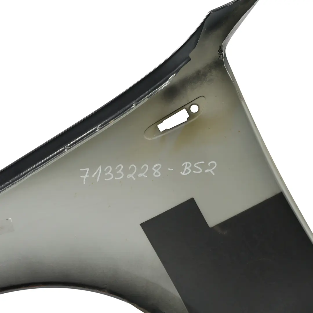 Seitenwand Vorne Rechts Kotflügel Black Sapphire Schwarz 475 für BMW E81 E82 E87 E88 mit Teilenummer 7133228 BMW E81 E82 E87 E88 Seitenwand Vorne Rechts Kotflügel Black Sapphire Schwarz 475 - SKU 7133228-BS2 - Teilenummer 7133228