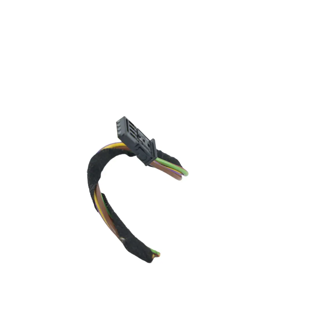 Lampa Tylna W Klapę Prawa Z Wiązką do BMW F20 F21 LCI o numerze 7359020 BMW F20 F21 LCI Lampa Tylna W Klapę Prawa Z Wiązką - SKU 7359020-2 - Numer Części 7359020