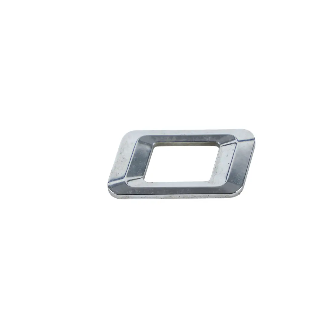 Kofferraum Heckklappe Emblem Logo Schriftzug 460i für BMW F13 640i mit Teilenummer 7363743 BMW F13 640i Kofferraum Heckklappe Emblem Logo Schriftzug 460i - SKU 7363743 - Teilenummer 7363743