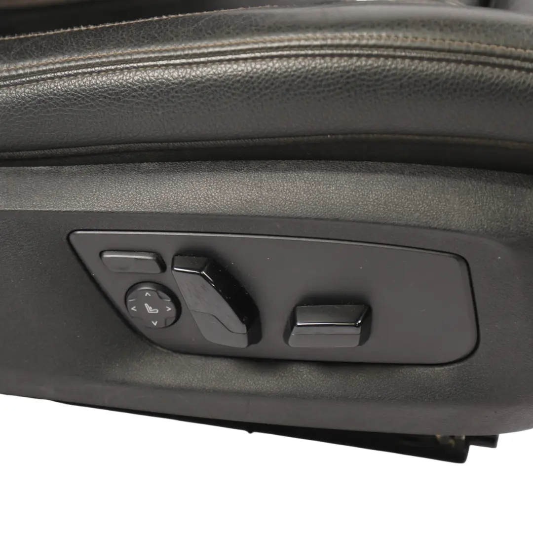 Fotel Prawy Przód Skóra Dakota Czarna do BMW G30 G31 o numerze 7457708 BMW G30 G31 Fotel Prawy Przód Skóra Dakota Czarna - SKU 7457708-3 - Numer Części 7457708