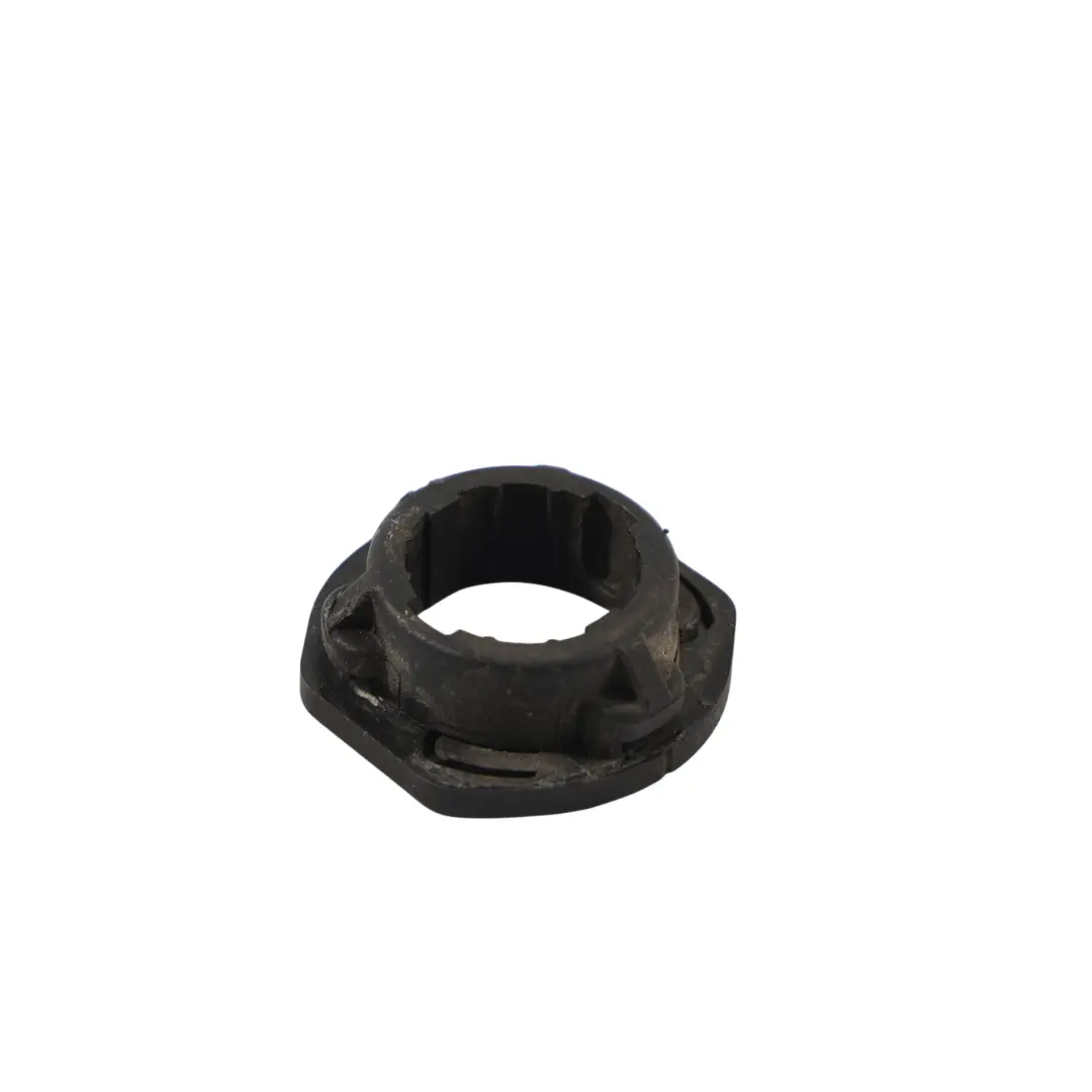 Boccola Supporto Radiatore Liquido per BMW F20 F22 F30 F32 F36 con numero di parte 7596923 BMW F20 F22 F30 F32 F36 Boccola Supporto Radiatore Liquido - SKU 7596923 - Numero di parte 7596923