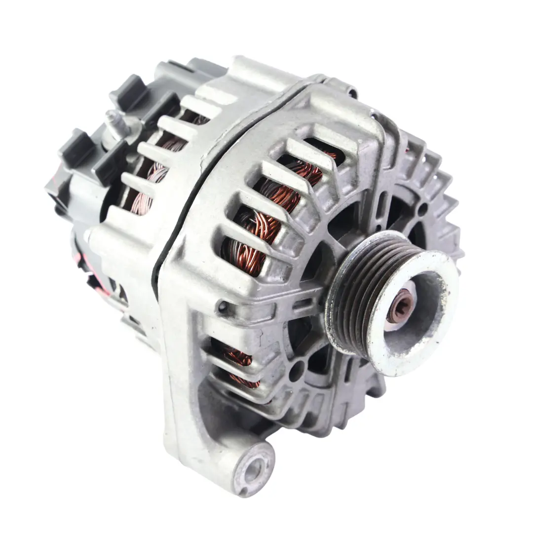 Alternatore Generatore Valeo 180A N47 per BMW E60 E61 E81 E87 E90 con numero di parte 7802261 BMW E60 E61 E81 E87 E90 Alternatore Generatore Valeo 180A N47 - SKU 7802261-3 - Numero di parte 7802261