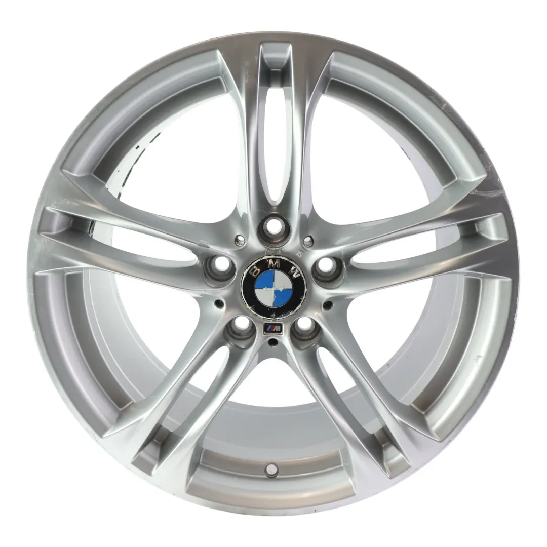 Cerchio posteriore in lega 18" 9J ET:44 M Doppie razze 613 per BMW F10 F12 con numero di parte 7848573 BMW F10 F12 Cerchio posteriore in lega 18" 9J ET:44 M Doppie razze 613 - SKU 7848573-1 - Numero di parte 7848573