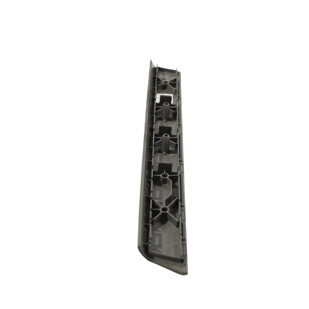 Garniture Porte Avant Gauche Gris Palladium pour Volkswagen Crafter Tr à propos du numéro de pièce 7C0867171A Volkswagen Crafter Tr Garniture Porte Avant Gauche Gris Palladium - SKU 7C0867171A - Numéro de pièce 7C0867171A