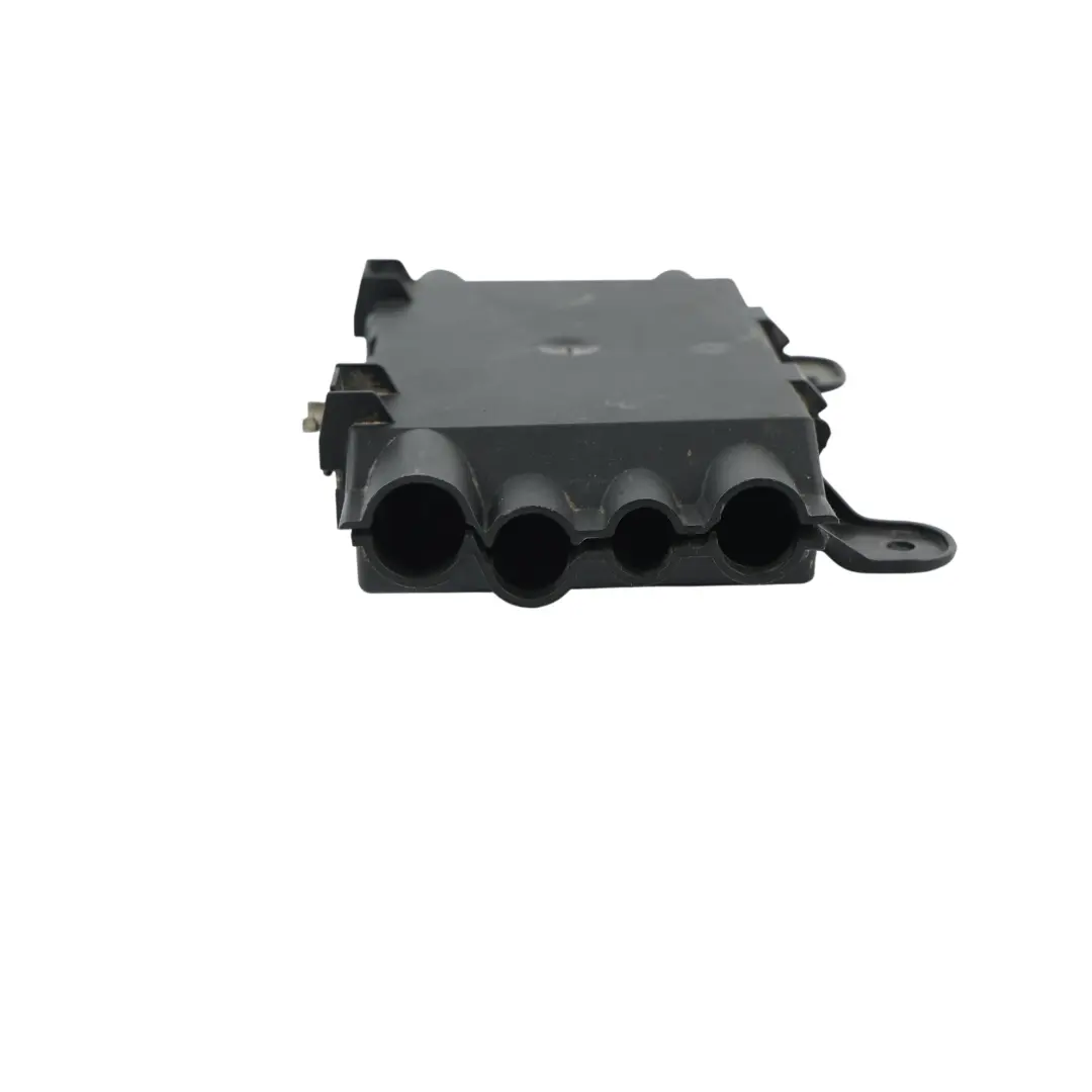 Support Boîtier Module Relais Fusibles pour Volkswagen Crafter SY à propos du numéro de pièce 7C0937517AL Volkswagen Crafter SY Support Boîtier Module Relais Fusibles - SKU 7C0937517AL - Numéro de pièce 7C0937517AL