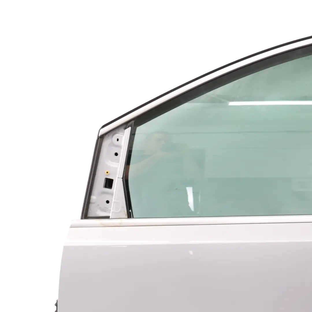 7n Door Front Left N/S White Silver B9Z to Seat Alhambra with Part number 7N0831055AF Seat Alhambra 7n Door Front Left N/S White Silver B9Z - SKU 7N0831055AF-WHS - Part number 7N0831055AF