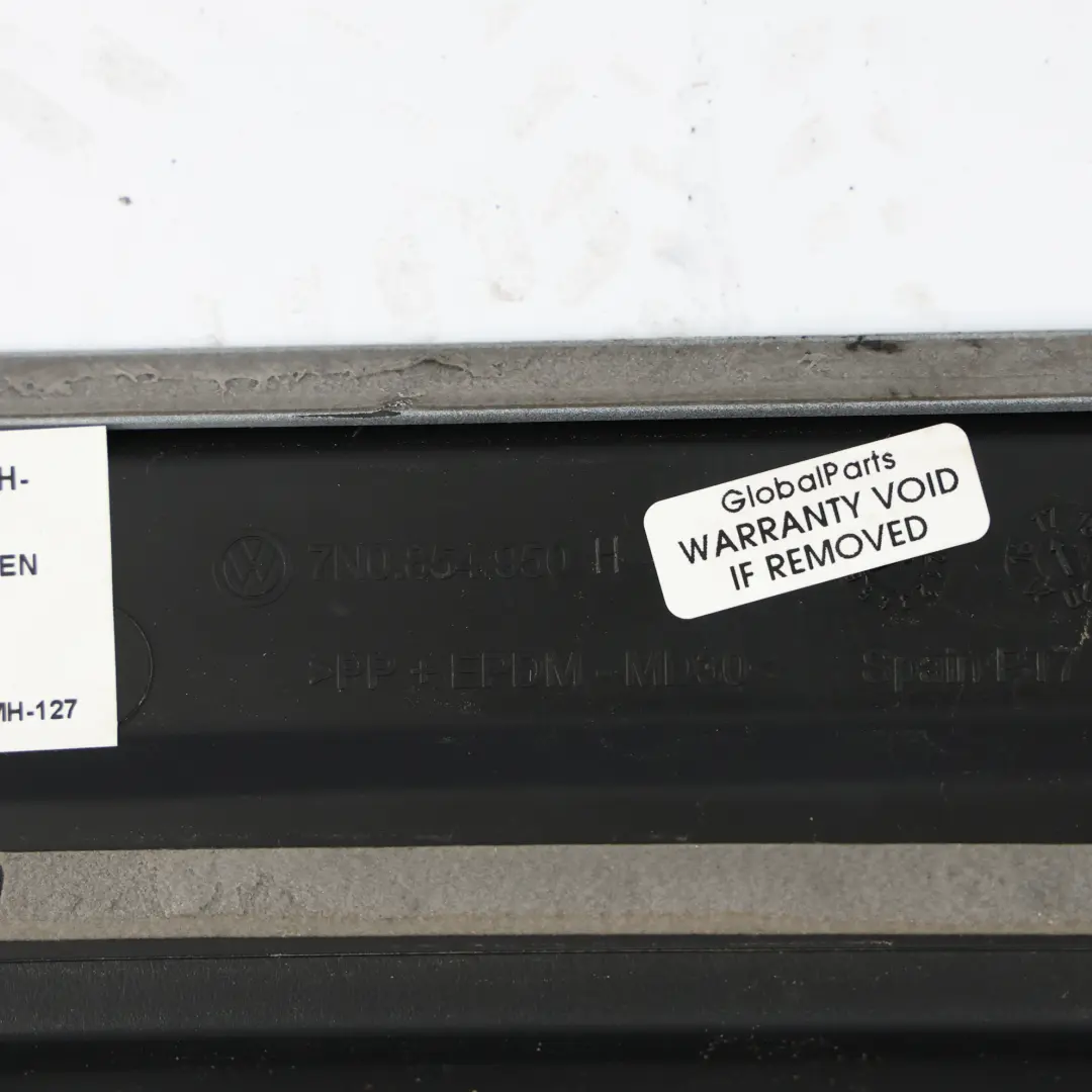 7N Listwa Drzwi Tylna Prawa Biała Srebrna B9Z do Seat Alhambra VW Sharan o numerze 7N0854950H Seat Alhambra VW Sharan 7N Listwa Drzwi Tylna Prawa Biała Srebrna B9Z - SKU 7N0854950H-WHS - Numer Części 7N0854950H