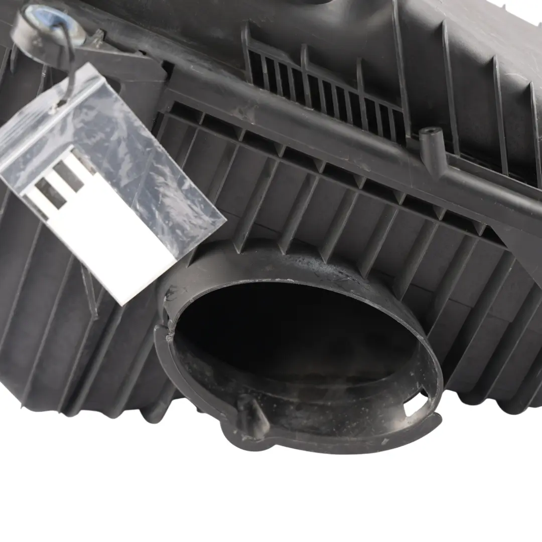 Porsche Cayenne 92A Air Filter Box Housing Right O/S - SKU 7P0129607 - Part number 7P0129607