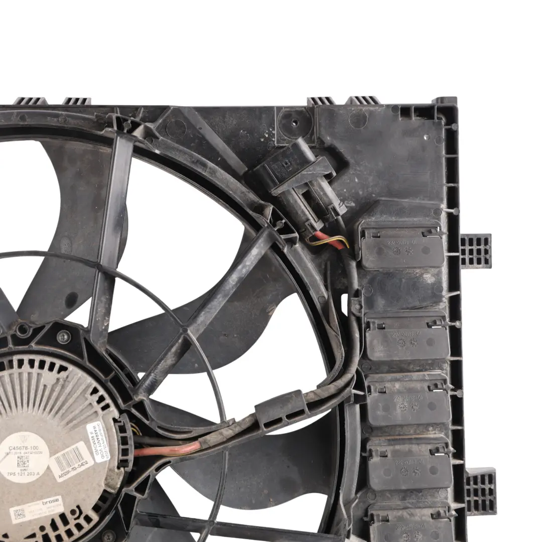 Porsche Cayenne 92A Touareg 7P Engine Cooling Fan Shroud 7P0121207B - SKU 7P5121203A-1 - Part number 7P5121203A