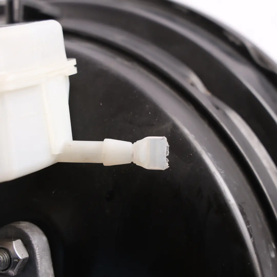 Porsche Cayenne 92A VW Touareg 7P Brake Servo Master Cylinder - SKU 7P5612101B - Part number 7P5612101B