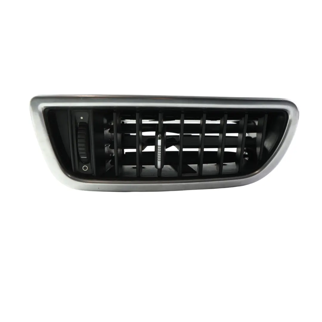 Kratka Nawiewu Środkowa Prawa do Porsche Cayenne 92A o numerze 7P5819728E Porsche Cayenne 92A Kratka Nawiewu Środkowa Prawa - SKU 7P5819728E - Numer Części 7P5819728E