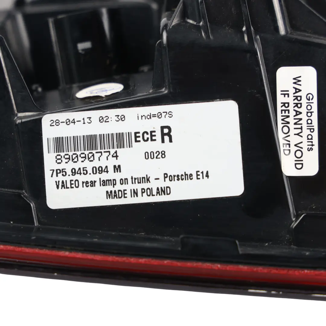Heckleuchte Innen Heckklappe Rechts für Porsche Cayenne 92A mit Teilenummer 7P5945094M Porsche Cayenne 92A Heckleuchte Innen Heckklappe Rechts - SKU 7P5945094M - Teilenummer 7P5945094M