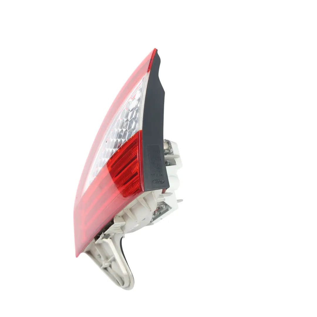 Ford Mondeo MK4 Feu Lampe Hayon Arrière Droit Intérieur - SKU 7S71-13A602-A - Numéro de pièce 7S71-13A602-A