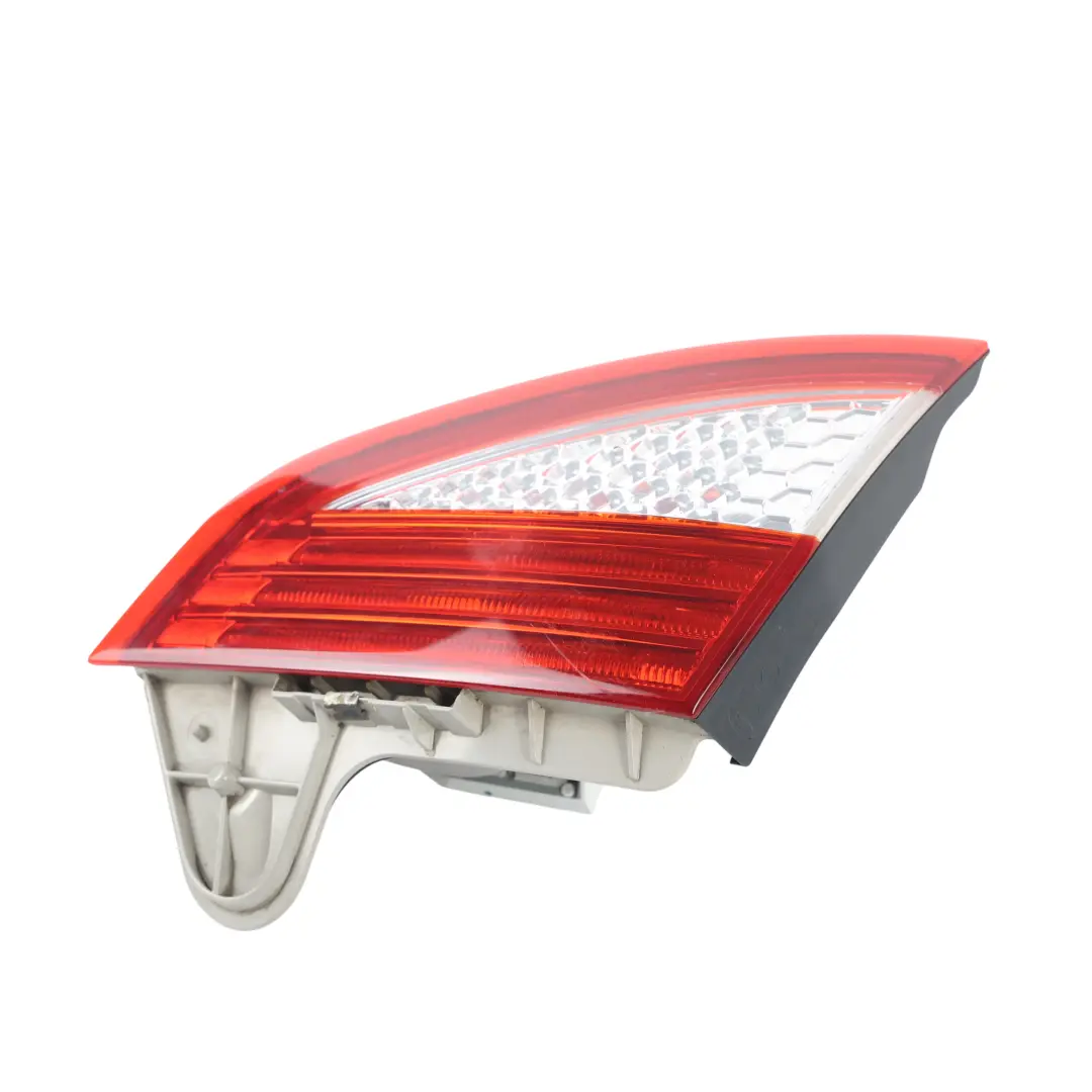 Ford Mondeo MK4 Kofferraum Lampe Innen Hinten Rechts - SKU 7S71-13A602-A - Teilenummer 7S71-13A602-A