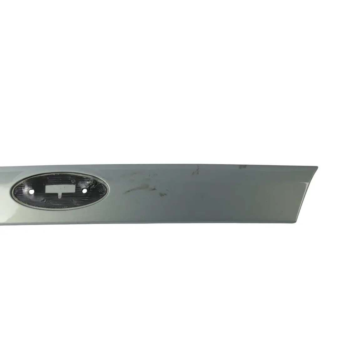 Ford Mondeo MK4 Moldura Panel Tapa Maletero Trasero Thunder Metallic 686 - SKU 7S71-402B32A-THU - Número de pieza 7S71-402B32A