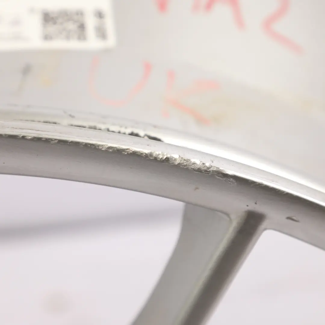Felga Aluminiowa Srebrna 18" 8J ET:40 VIA do BMW E90 o numerze 8036933 BMW E90 Felga Aluminiowa Srebrna 18" 8J ET:40 VIA - SKU 8036933-VIA - Numer Części 8036933