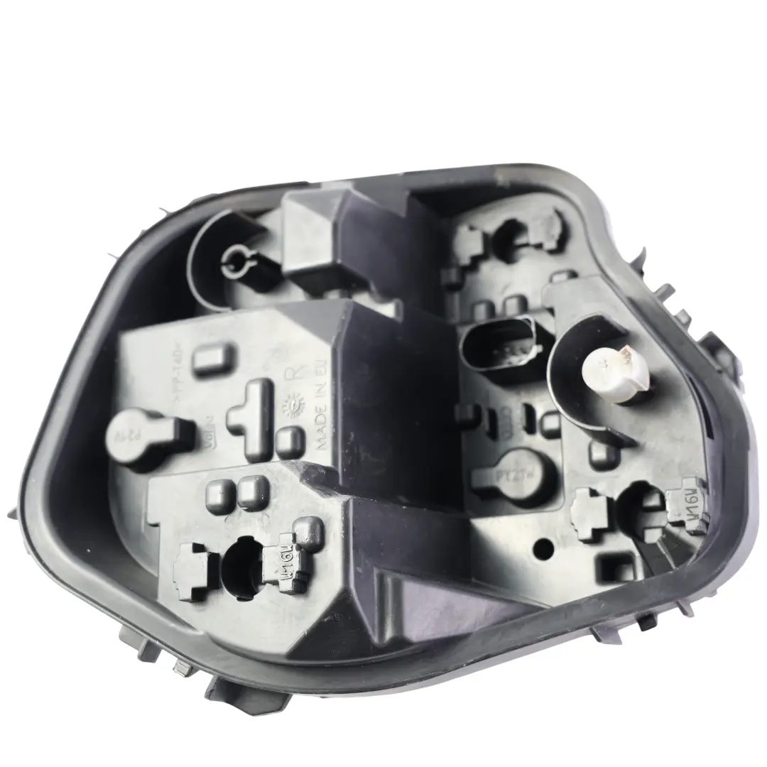 Oprawa Żarówki Tylnego Światła Prawa do Audi Q2 GA o numerze 81A945258A Audi Q2 GA Oprawa Żarówki Tylnego Światła Prawa - SKU 81A945258A - Numer Części 81A945258A