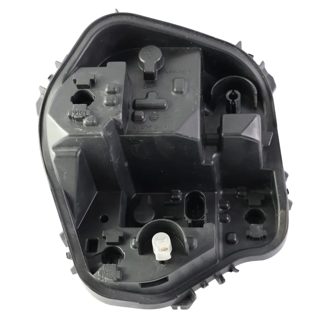 Portabombillas Luz Trasera Derecho para Audi Q2 GA con número de pieza 81A945258A Audi Q2 GA Portabombillas Luz Trasera Derecho - SKU 81A945258A - Número de pieza 81A945258A