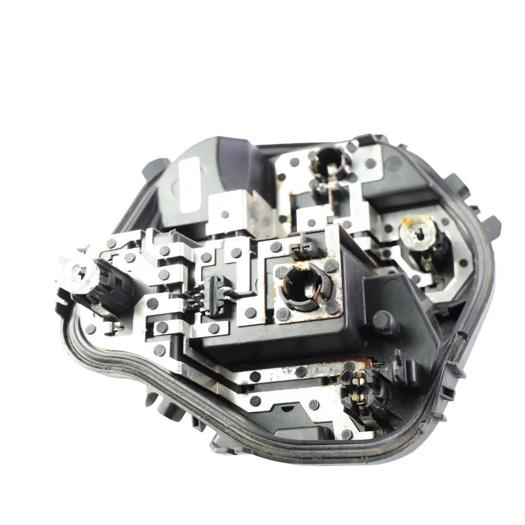 Audi Q2 GA Support Douille Ampoule Feu Arrière Droit - SKU 81A945258A - Numéro de pièce 81A945258A