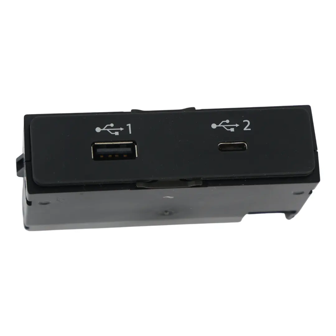 8Y Presa Doppia USB-A USB-C Cruscotto Anteriore per Audi A1 8X A3 con numero di parte 82A035736 Audi A1 8X A3 8Y Presa Doppia USB-A USB-C Cruscotto Anteriore - SKU 82A035736 - Numero di parte 82A035736