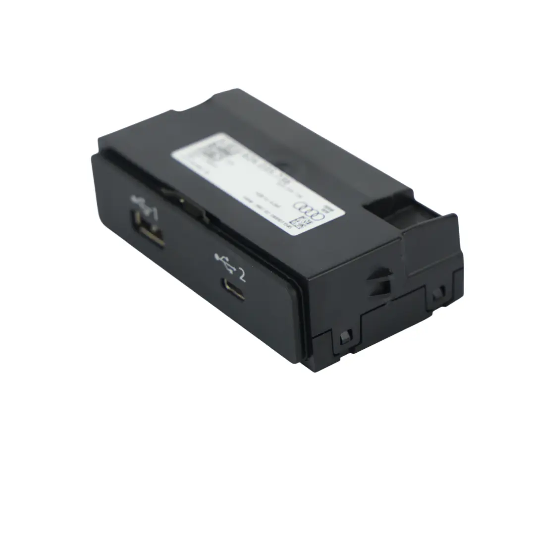 Audi A1 8X A3 8Y Armaturenbrett Vorne Doppel USB-A USB-C Buchse - SKU 82A035736 - Teilenummer 82A035736