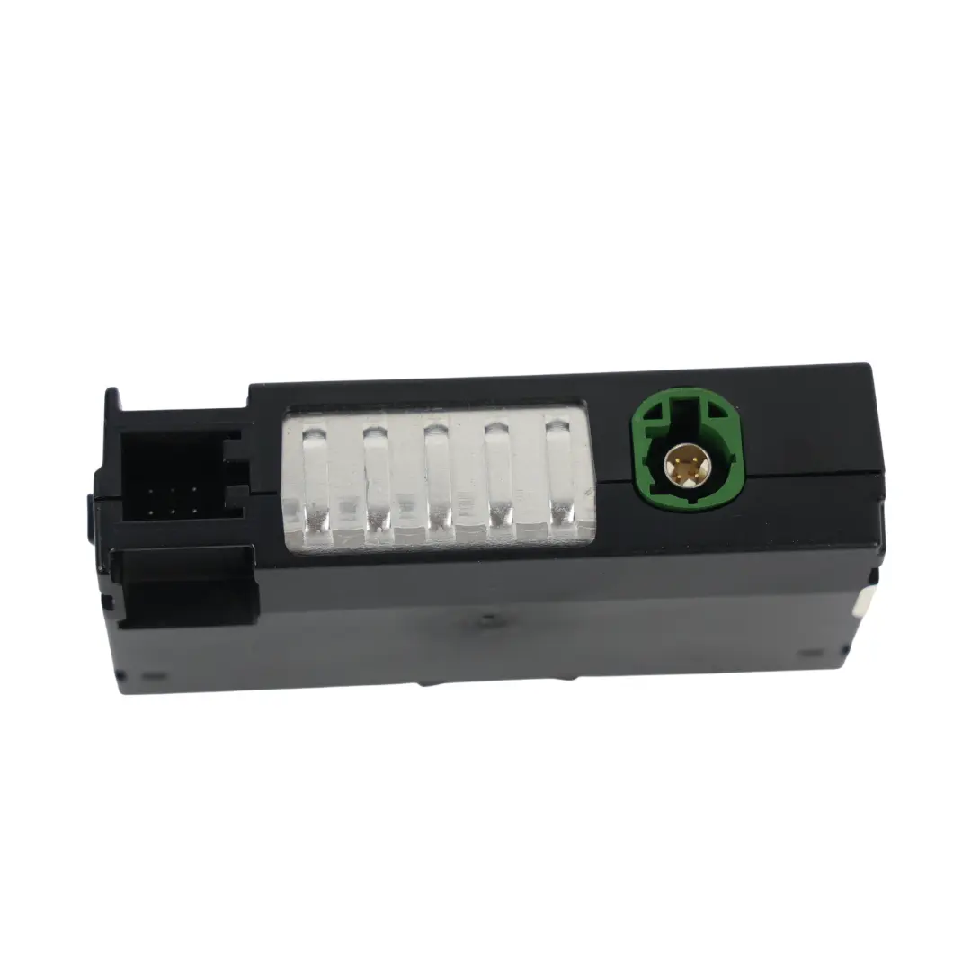 Audi A1 8X A3 8Y Armaturenbrett Vorne Doppel USB-A USB-C Buchse - SKU 82A035736 - Teilenummer 82A035736